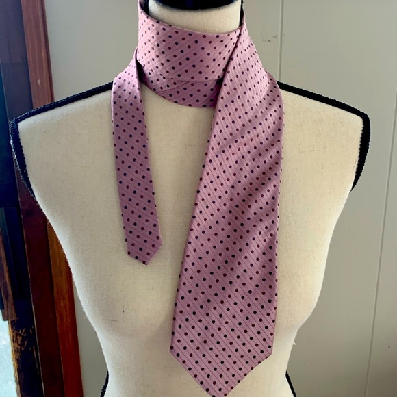 DKNY 100% Silk Tie Made in USA EUC 59" Long - Picture 1 of 7